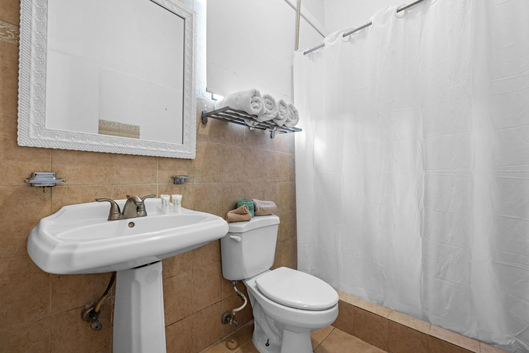 Borinquen Beach Inn San Juan Dış mekan fotoğraf